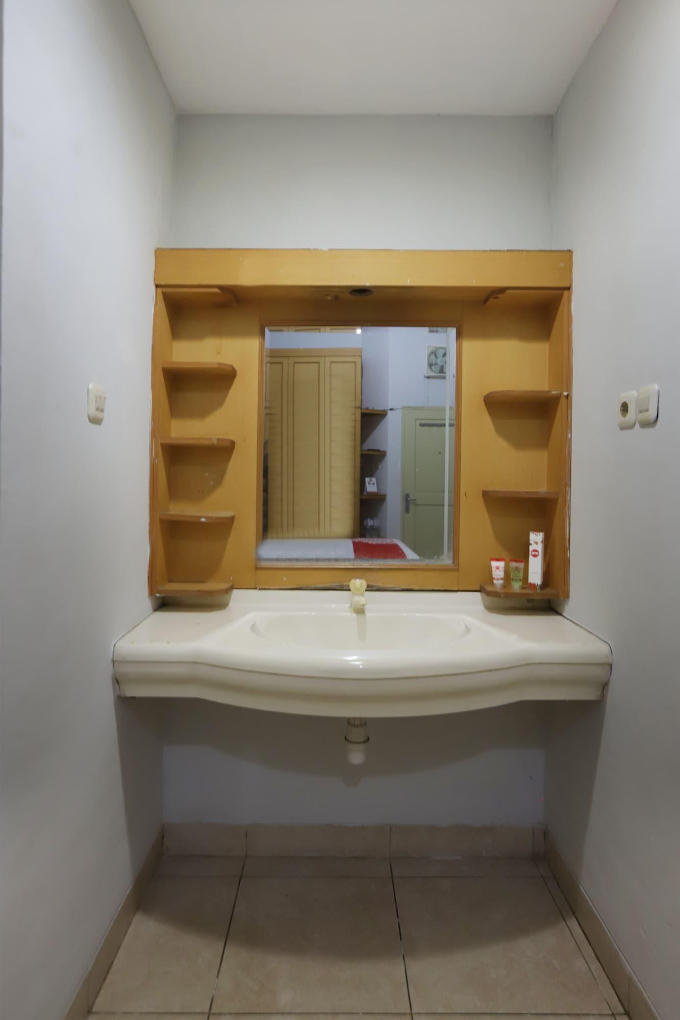 Capital O 297 45 Residence Jakarta Extérieur photo